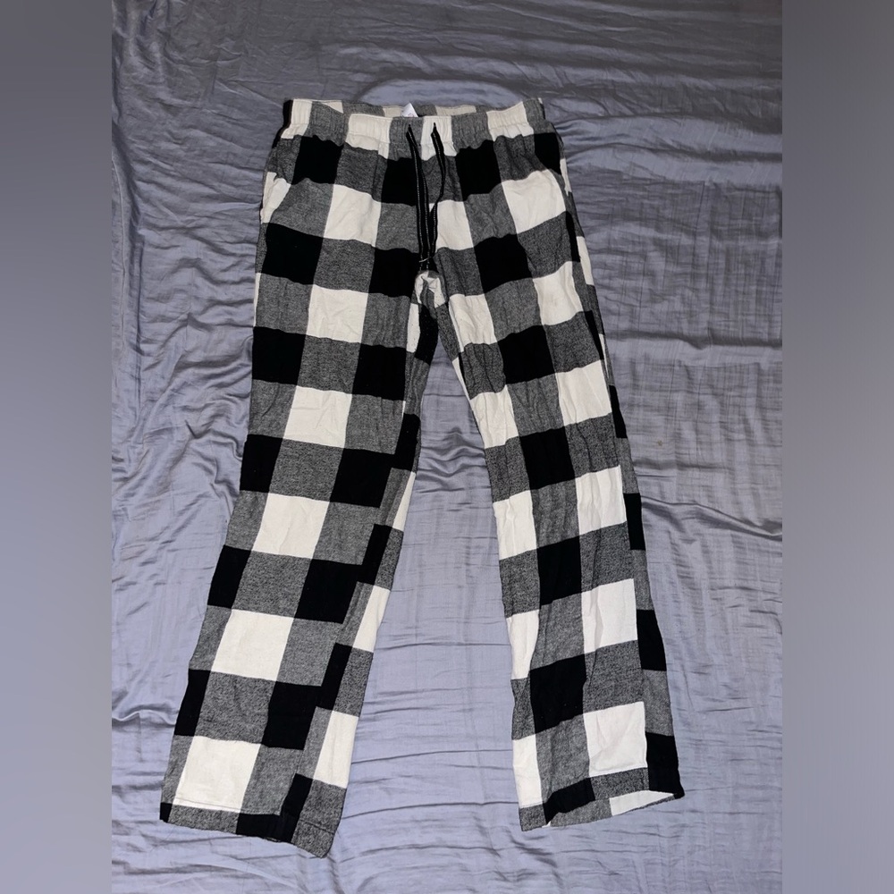 old navy black and white checkered pajama pants size medium